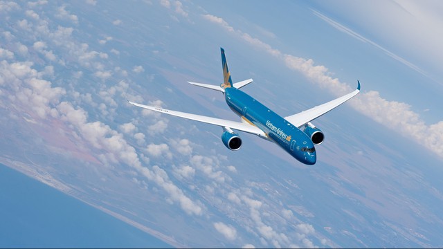Vietnam Airlines tiếp tục góp mặt trong Top 100 doanh nghiệp lớn nhất Đông Nam Á - Ảnh 3.