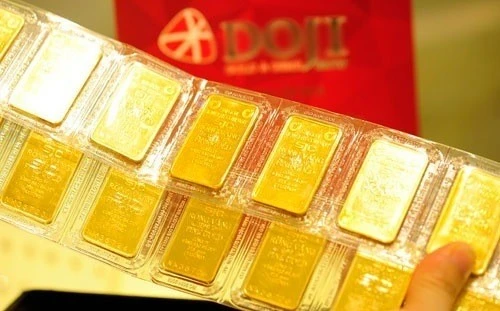 Giá vàng lao dốc mạnh, chiều bán ra chỉ còn 153,2 triệu đồng mỗi lượng