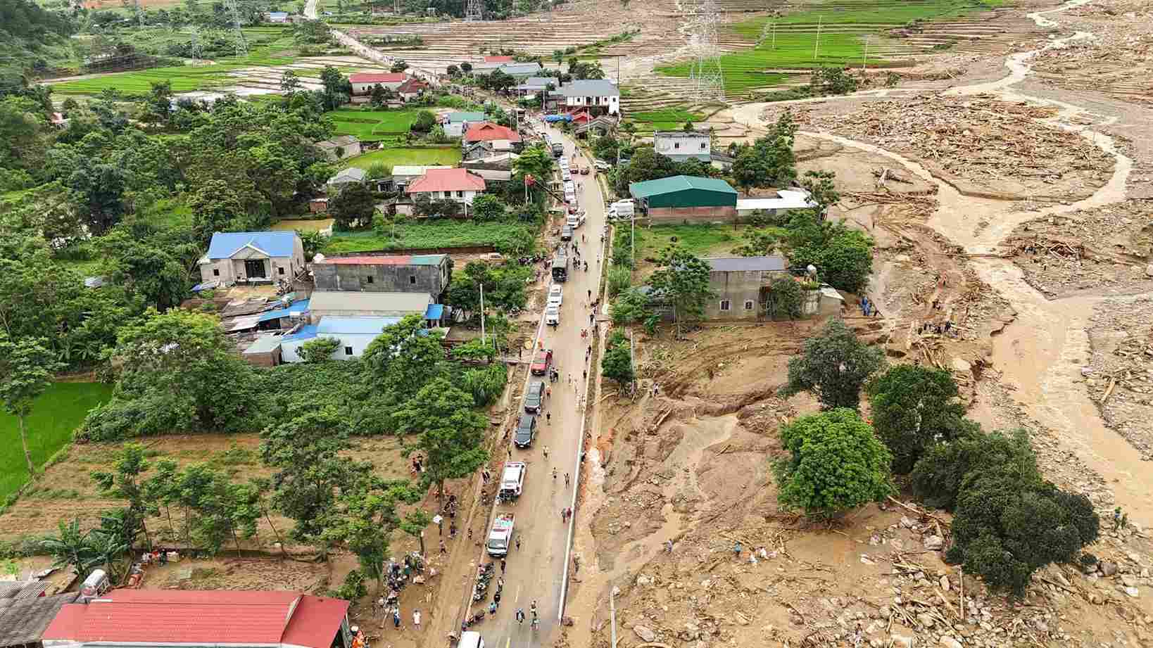 Ngổn ngang Mường Than sau lũ dữ- Ảnh 9.