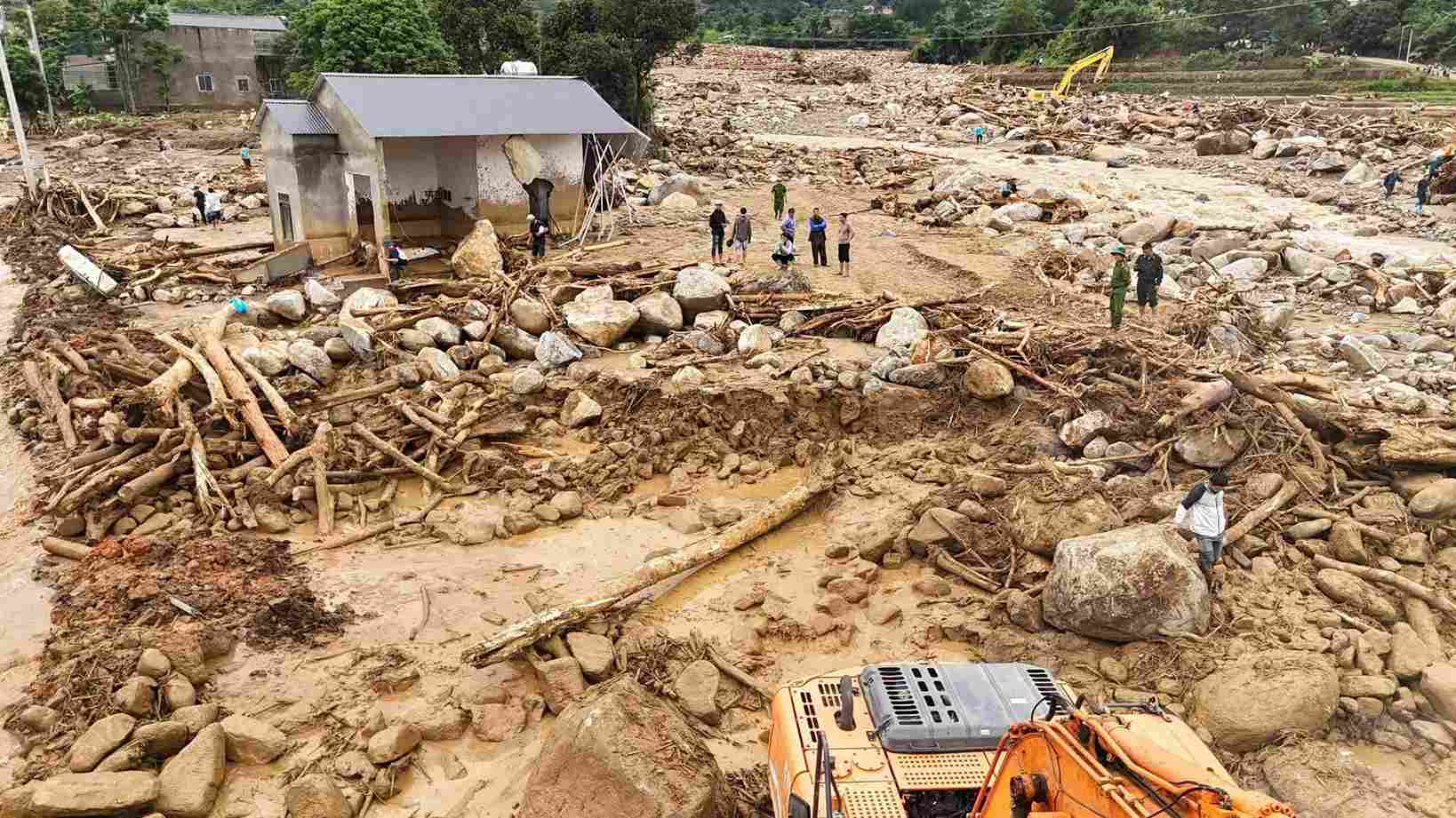 Ngổn ngang Mường Than sau lũ dữ- Ảnh 11.