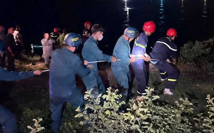 Đà Nẵng cứu kịp thời một sinh viên trượt ngã xuống vực sâu