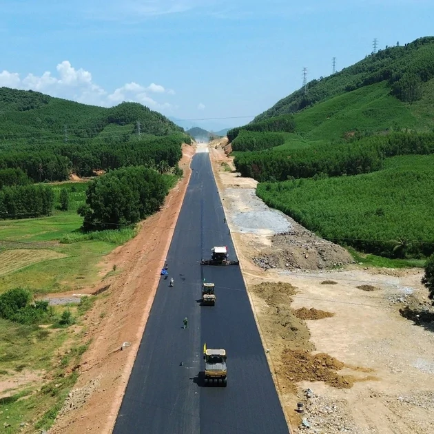 Bộ Xây dựng đốc thúc đẩy nhanh tiến độ giải ngân các dự án giao thông