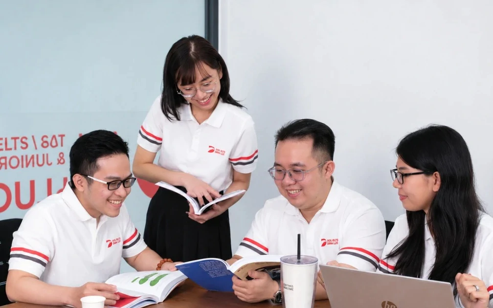 'Tứ quý 9.0 IELTS' chia sẻ phương pháp học tiếng Anh hiệu quả