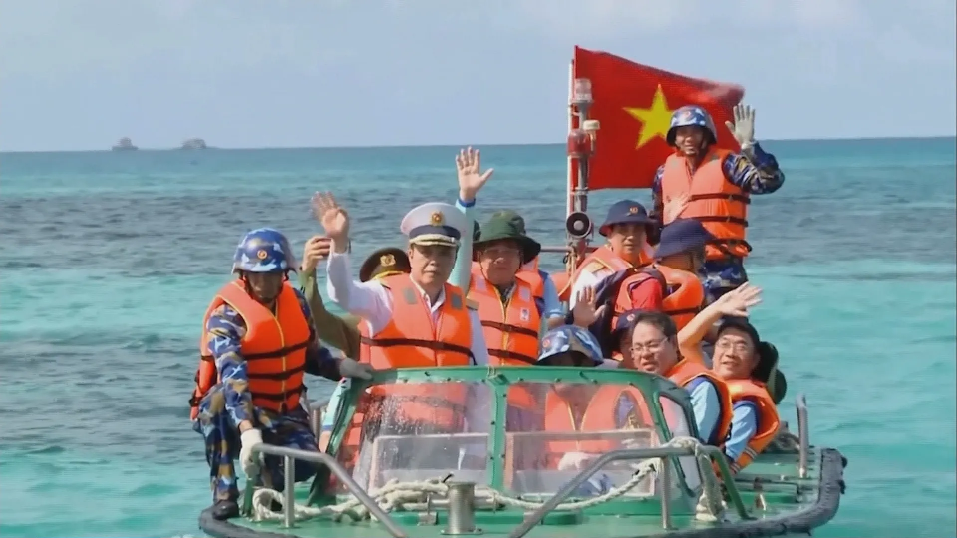 Chương trình giao lưu nghệ thuật "Hướng về biên giới, biển, đảo Tổ quốc"