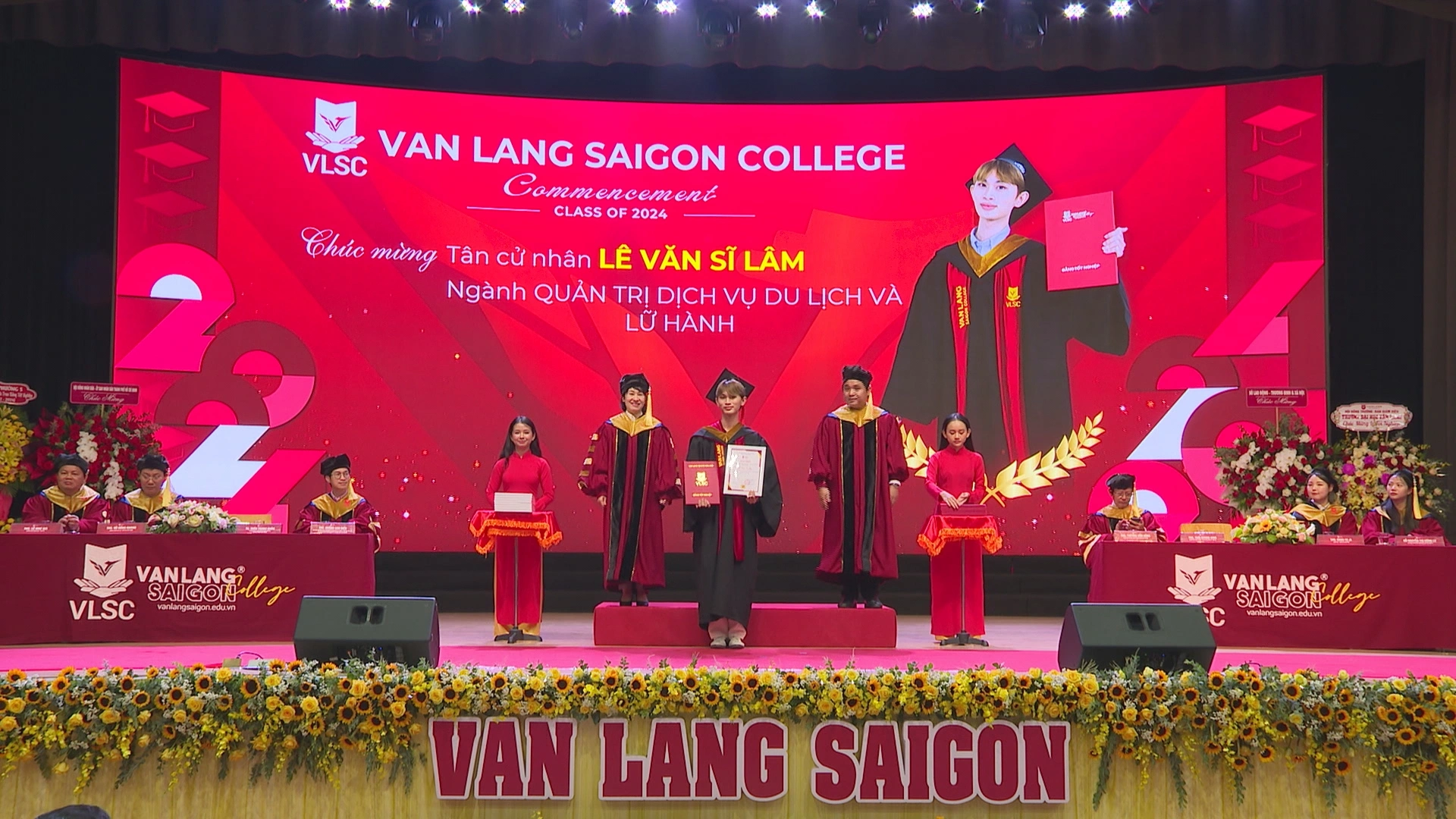Trường Cao đẳng Văn Lang Sài Gòn (VLSC) trao bằng tốt nghiệp 2022 - 2024