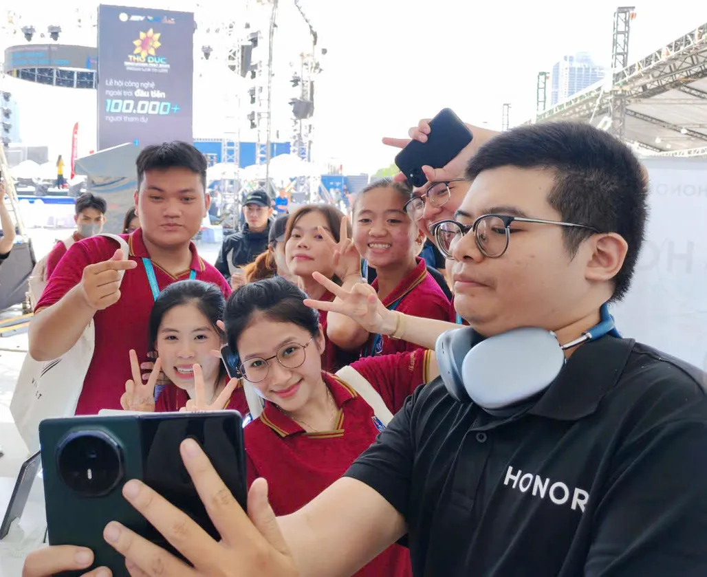 HONOR ghi đậm dấu ấn tại Thu Duc Innovation Fest 2024: Đưa công nghệ đỉnh cao đến với người Việt