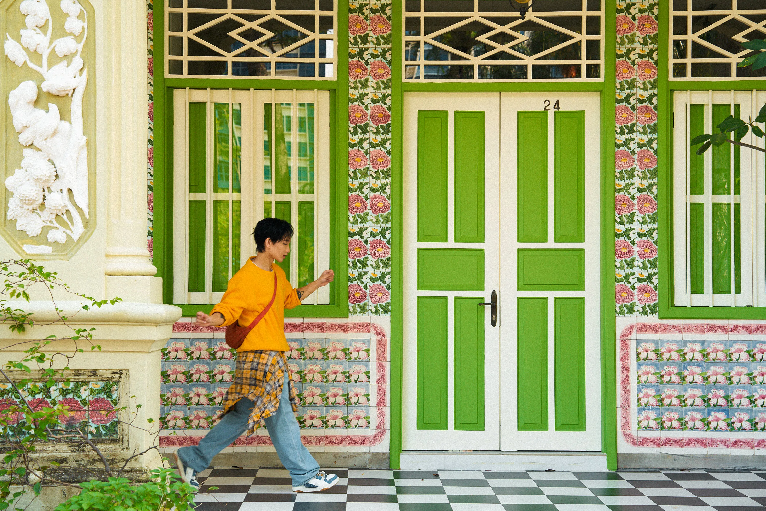 Ca sĩ Hoàng Dũng chia sẻ những địa điểm du lịch tại Quốc đảo Sư tử khi quay MV mới
