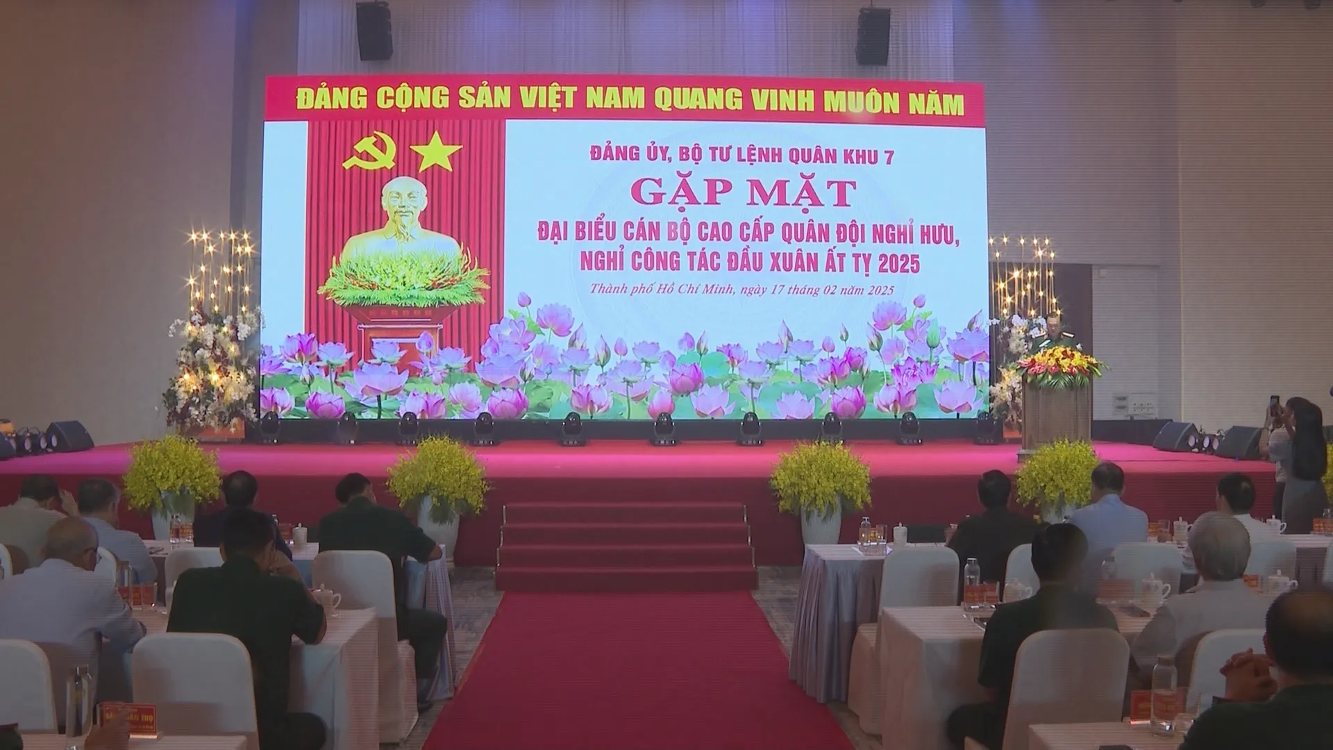 Quân khu 7 gặp mặt cán bộ cao cấp Quân đội nghỉ hưu, nghỉ công tác đầu Xuân Ất Tỵ 2025