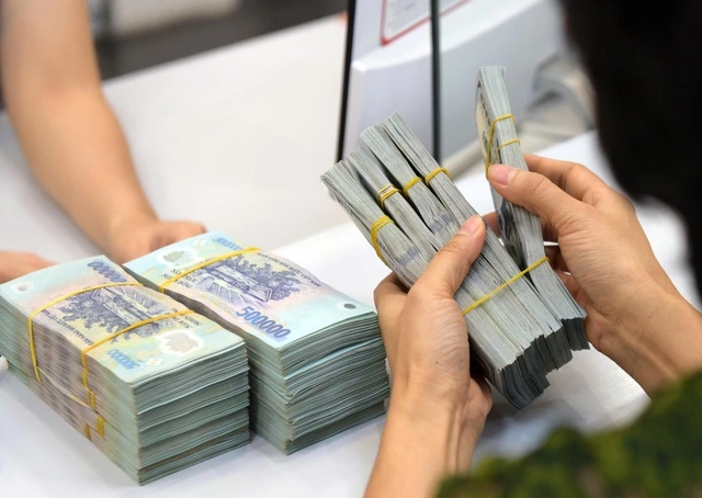 Thủ tướng yêu cầu thanh, kiểm tra ngân hàng tăng lãi suất huy động