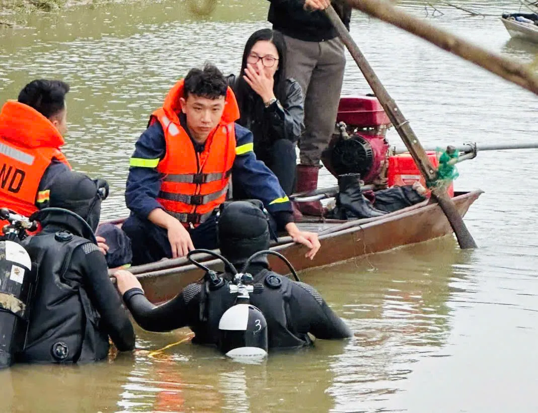 Nam sinh lớp 6 nhảy xuống sông cứu bạn: Tìm thấy 2 thi thể