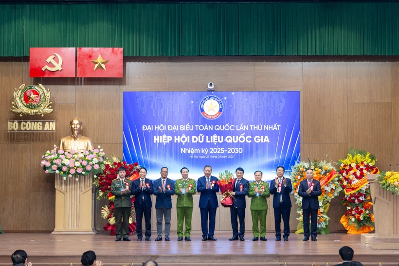 Đại tướng Lương Tam Quang làm Chủ tịch Hiệp hội Dữ liệu Quốc gia