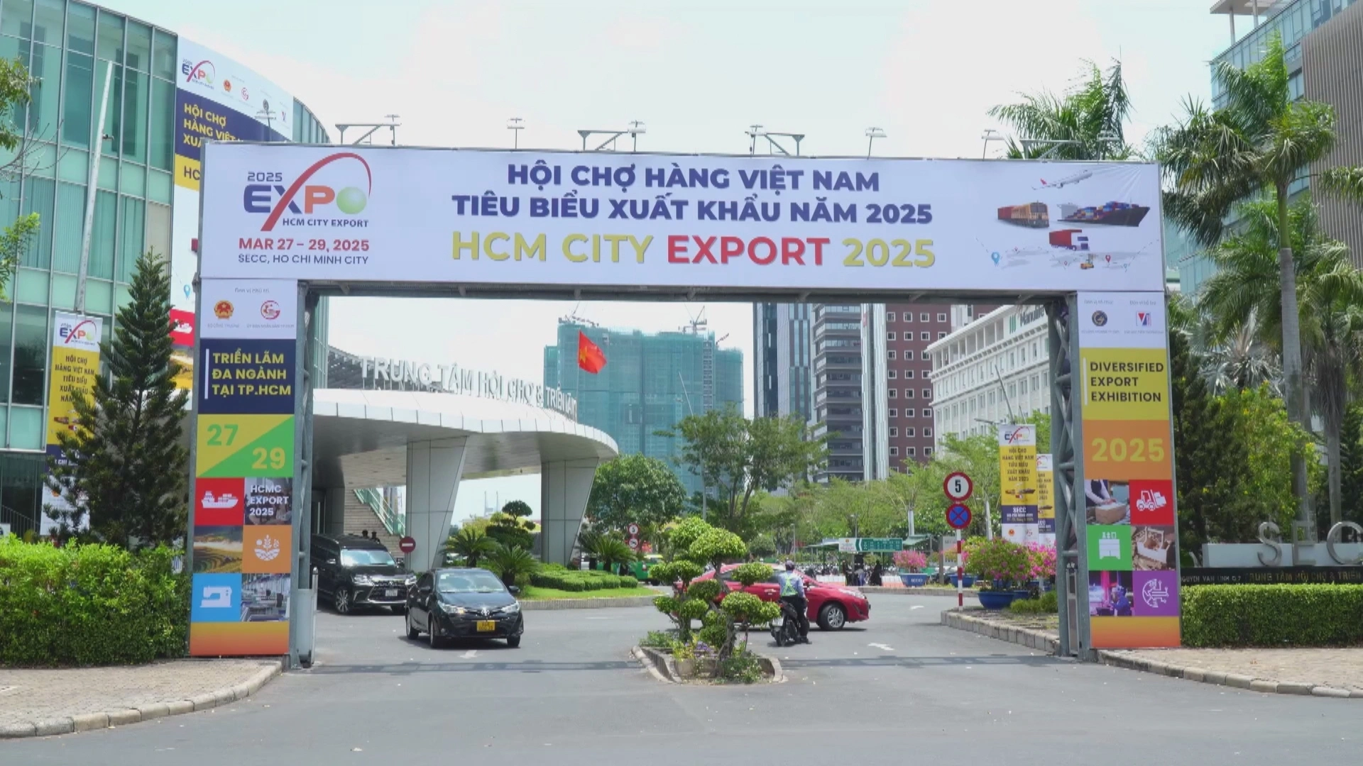 Hơn 1.000 gian hàng tại Hội chợ hàng Việt Nam tiêu biểu xuất khẩu 2025