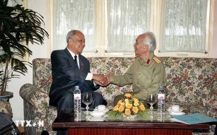 Ngày 3/4, Tổng Bí thư Tô Lâm viếng cố Chủ tịch Đảng, Chủ tịch nước Lào Khamtai Siphandone