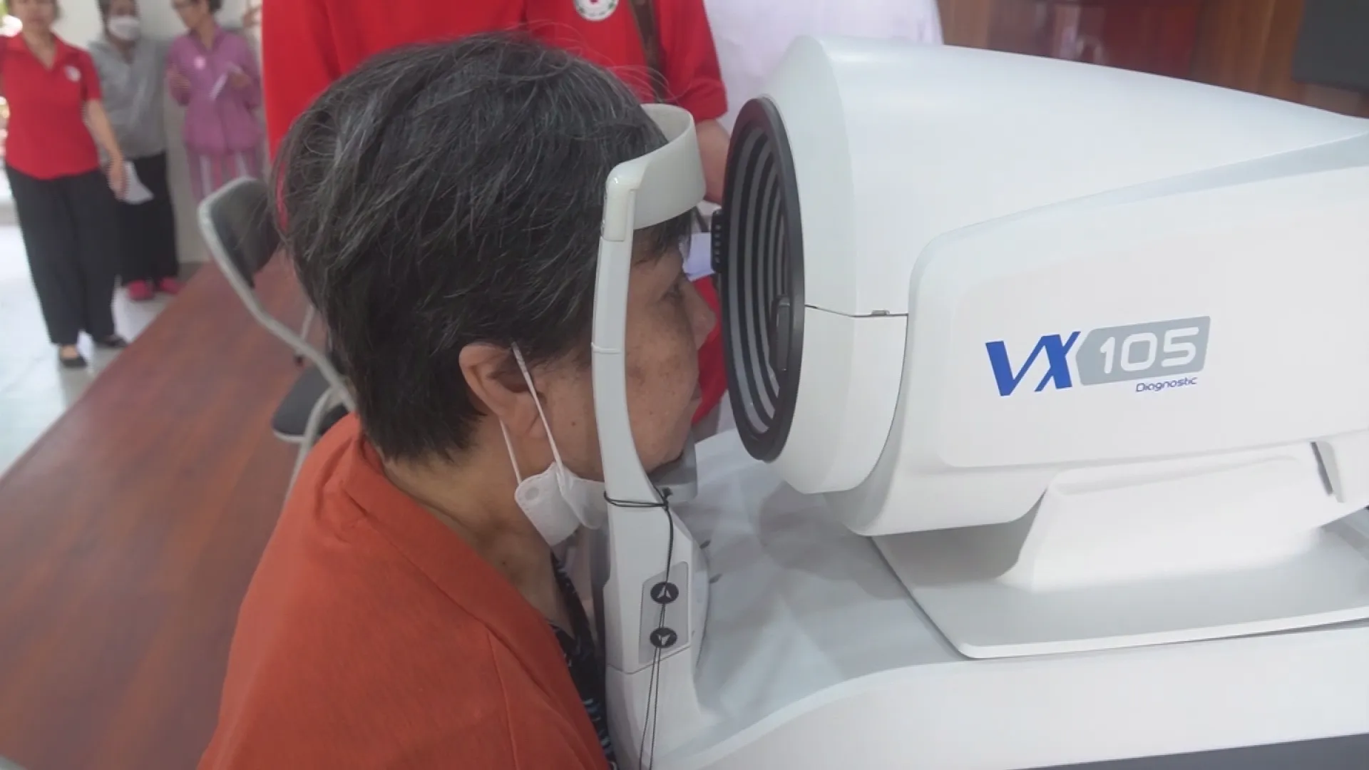 Trao tặng được 85 phần quà đến người dân có hòan cảnh khó khăn tại phong trào thi đua "Dân vận khéo"