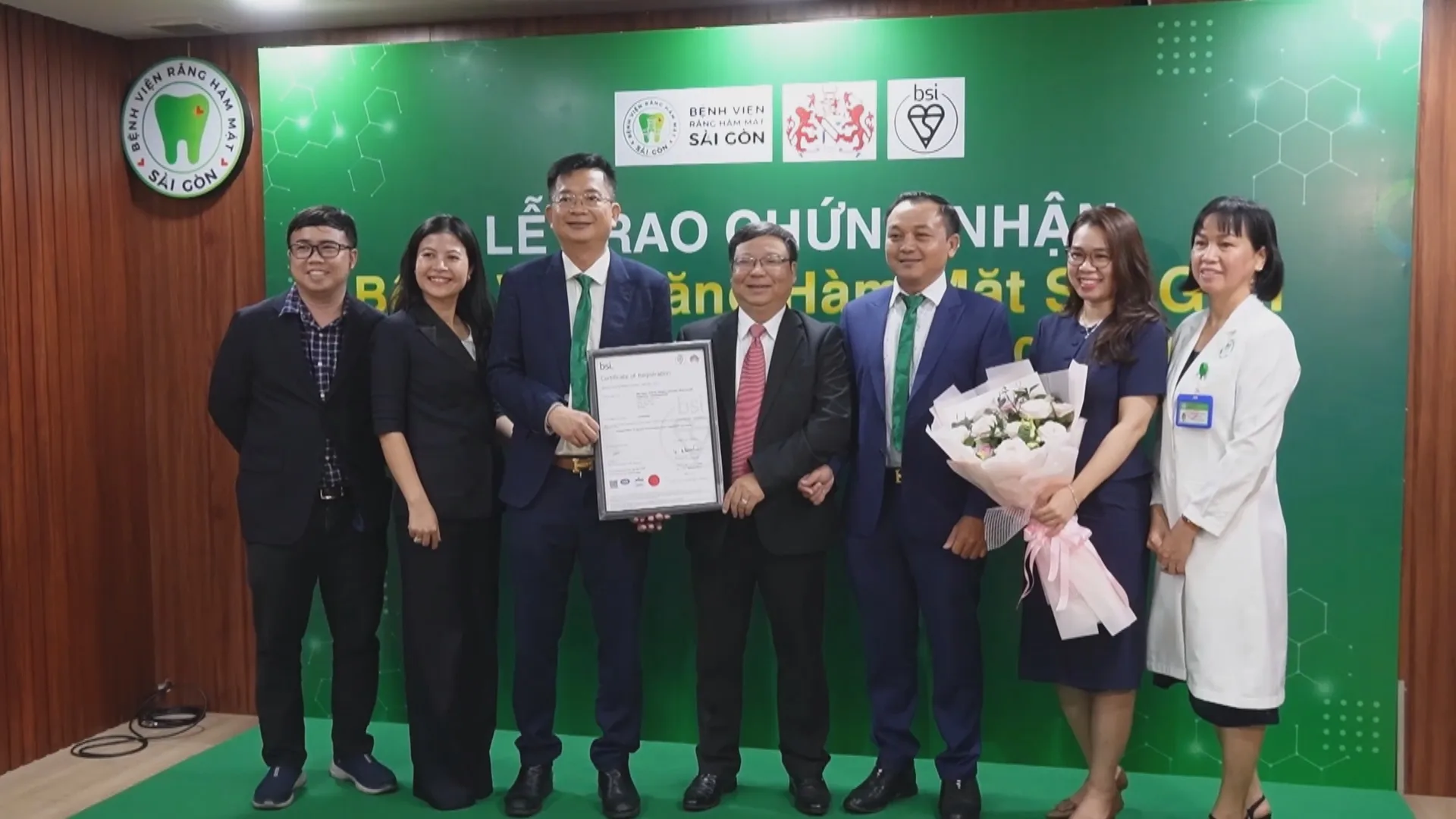 Bệnh viện Răng Hàm Mặt Sài Gòn đón nhận chứng nhận ISO 9001:2015