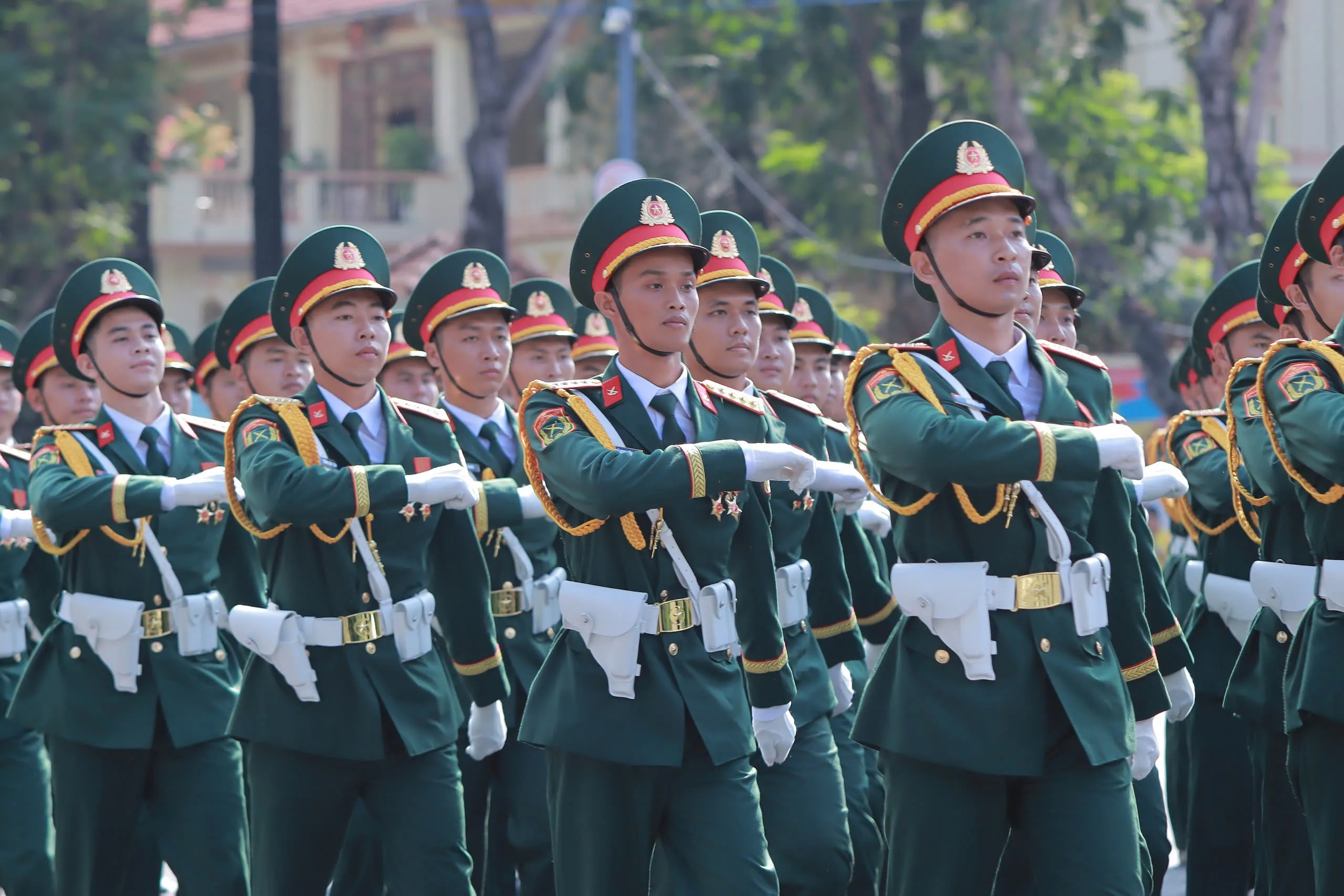 Thời tiết nắng nóng, “khối yêu nước” vẫn hào hứng đón xem buổi Tổng duyệt diễu binh, diễu hành đại lễ 30/4