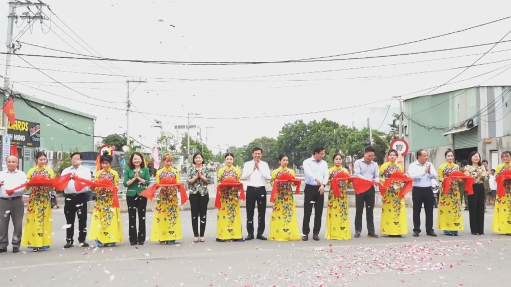 Quận 12 khánh thành và khởi công các công trình hạ tầng trên địa bàn 3 phường an toàn khu