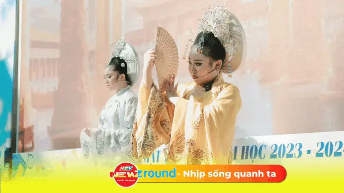 NewZround: Nghe cải lương, học sử Việt