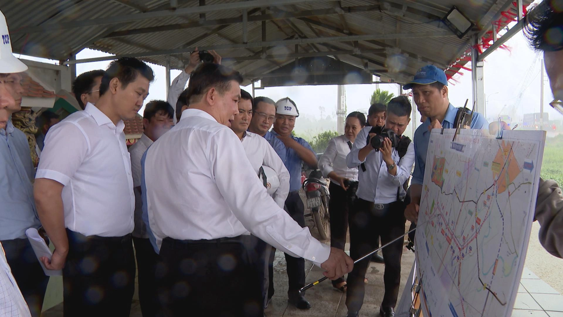 Chủ tịch UBND TP.HCM Nguyễn Văn Được kiểm tra thực địa các dự án giao thông trọng điểm