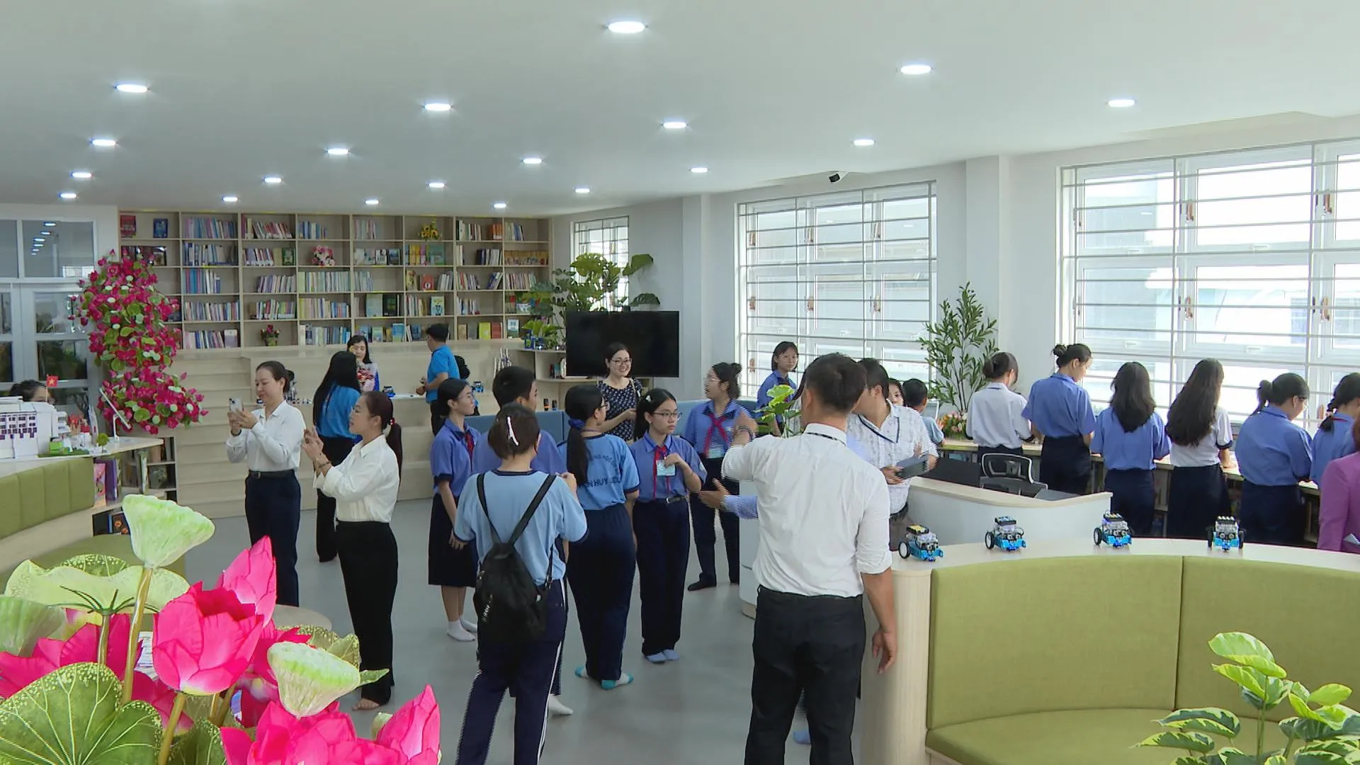 Trường THCS Trần Huy Liệu khánh thành Thư viện thông minh