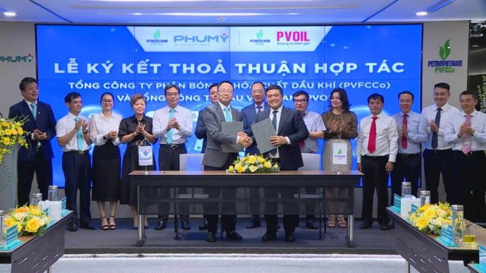 Ký kết thỏa thuận hợp tác trong lĩnh vực dịch vụ, thương mại và hóa chất