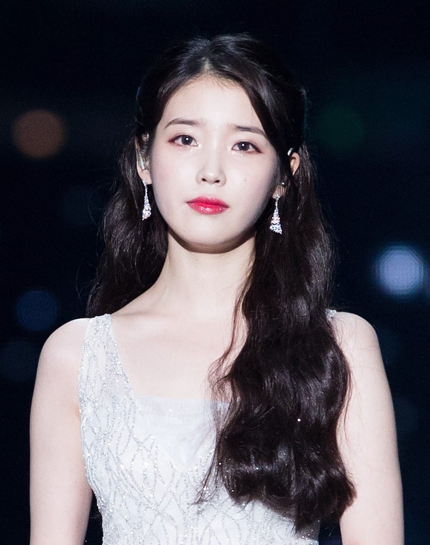 IU: Cô bé “hạt tiêu” sở hữu thành tích hàng đầu làng giải trí Hàn