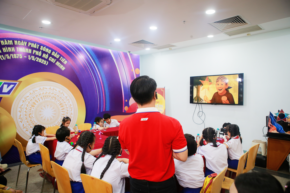 “Trung thu sáng lòng em” - Lần đầu tiên trẻ em khiếm thị được “xem” chương trình truyền hình - Ảnh 18.