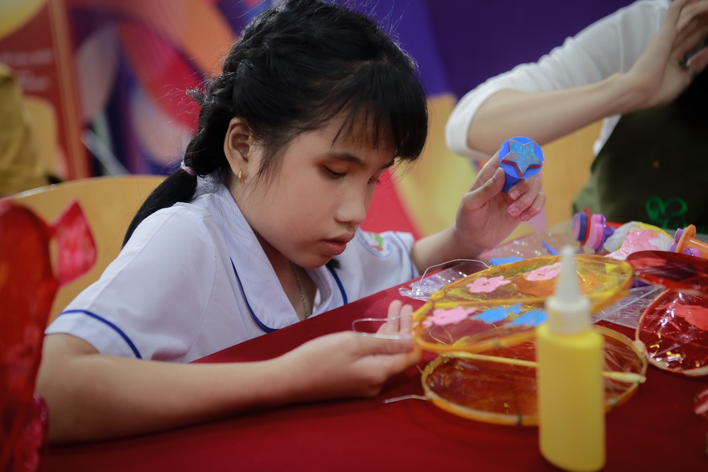 “Trung thu sáng lòng em” - Lần đầu tiên trẻ em khiếm thị được “xem” chương trình truyền hình - Ảnh 34.