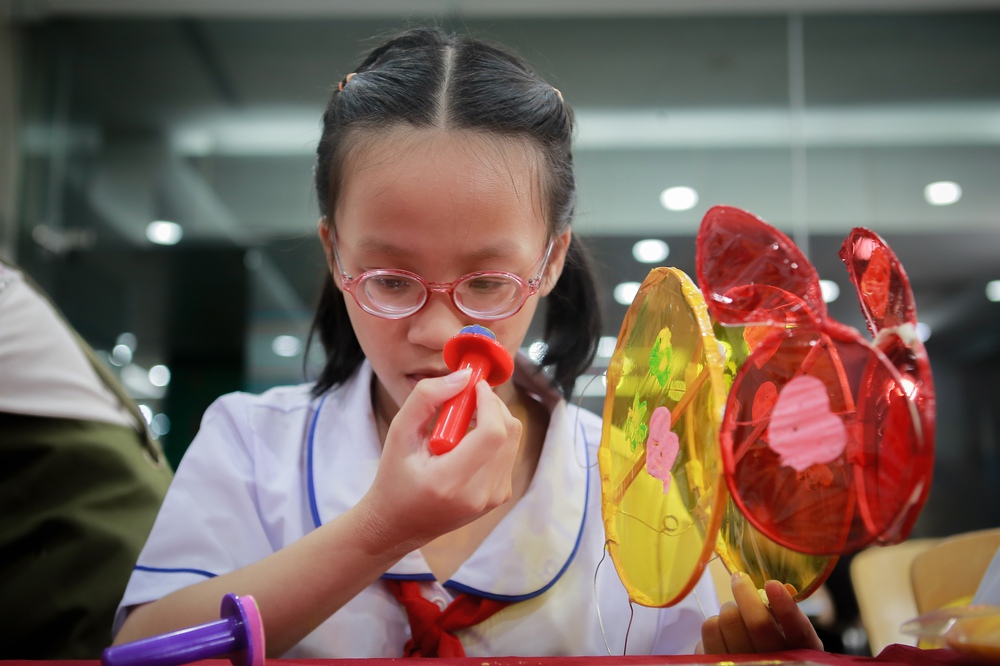 “Trung thu sáng lòng em” - Lần đầu tiên trẻ em khiếm thị được “xem” chương trình truyền hình - Ảnh 33.