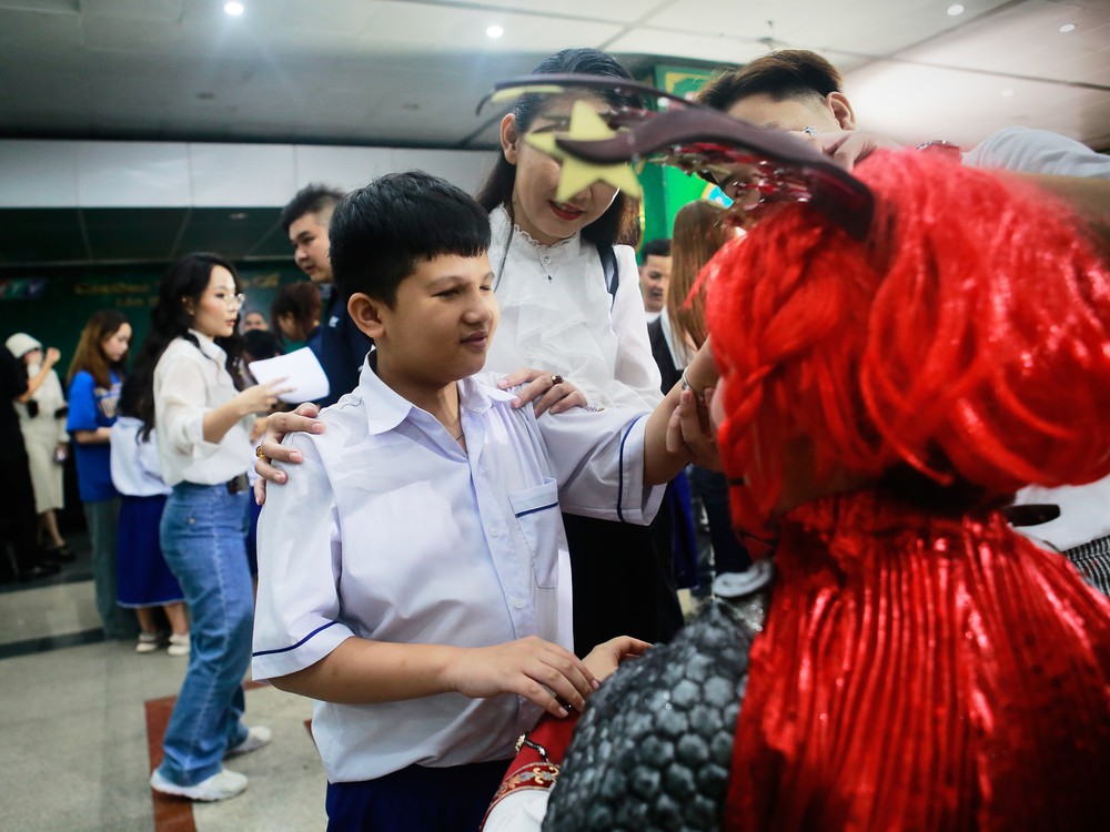 “Trung thu sáng lòng em” - Lần đầu tiên trẻ em khiếm thị được “xem” chương trình truyền hình - Ảnh 10.