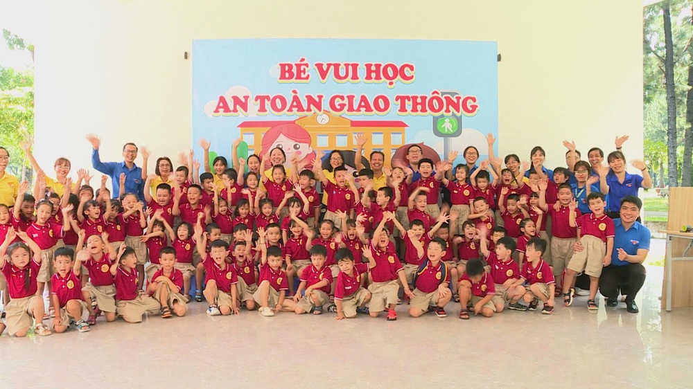 "Bé vui, học an toàn giao thông": Hành trình xanh của những “công dân nhí” - Ảnh 9.