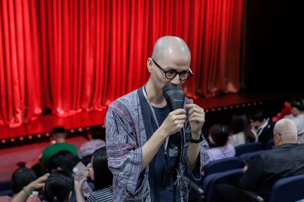 Chuyện về những đôi tay thắp lên hào quang trong bóng tối - Ảnh 8.