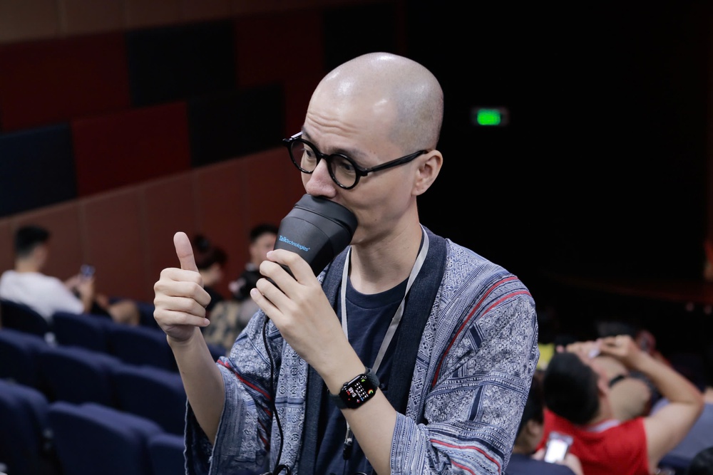 Chuyện về những đôi tay thắp lên hào quang trong bóng tối - Ảnh 7.