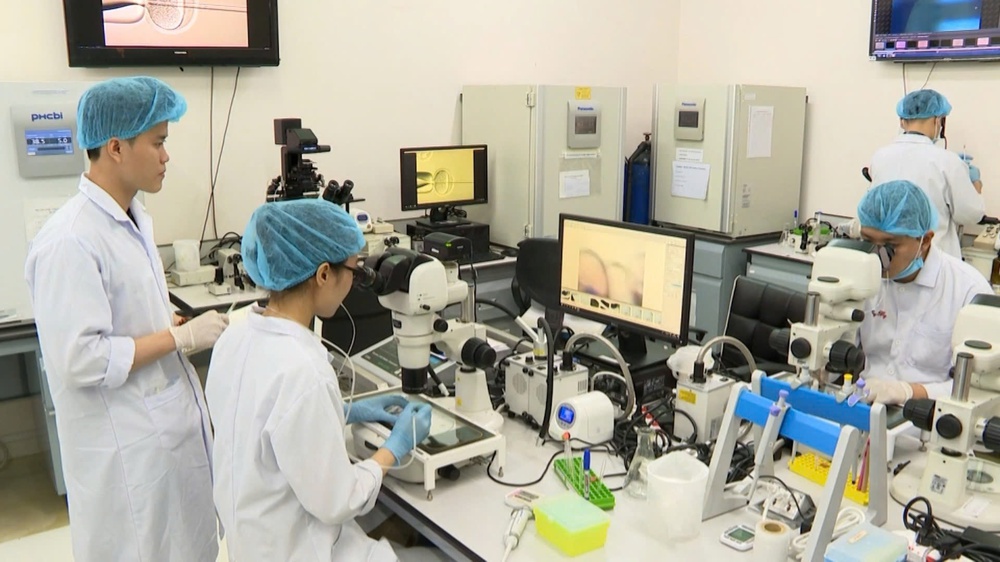 Tăng tốc xây dựng nguồn nhân lực chất lượng cao cho TP. Hồ Chí Minh giai đoạn mới - Ảnh 1.