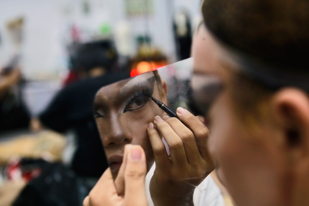 Drag Queen: Những thân phận được màn đêm làm cho rực rỡ - Ảnh 21.