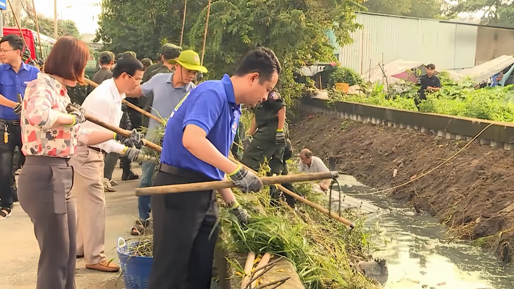 TP. Hồ Chí Minh căng mình ứng phó triều cường và mưa dông - Ảnh 12.
