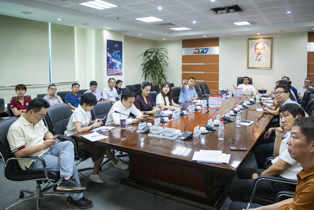 Ekip HTV hoàn thành chương trình truyền hình trực tiếp lễ truy điệu 731 hài cốt liệt sĩ - Ảnh 2.