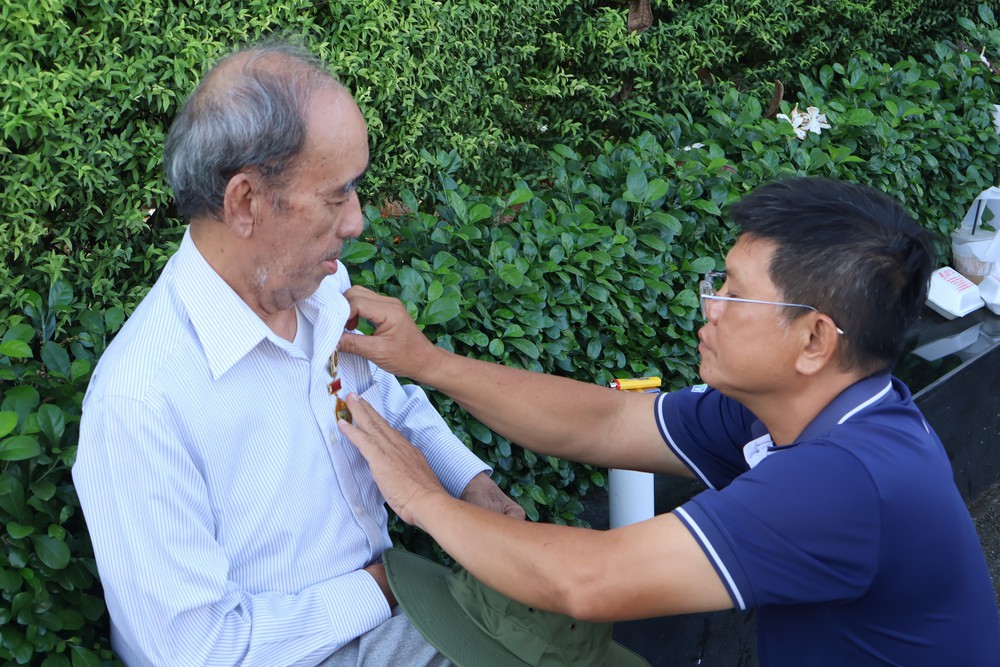 Ekip HTV hoàn thành chương trình truyền hình trực tiếp lễ truy điệu 731 hài cốt liệt sĩ - Ảnh 12.