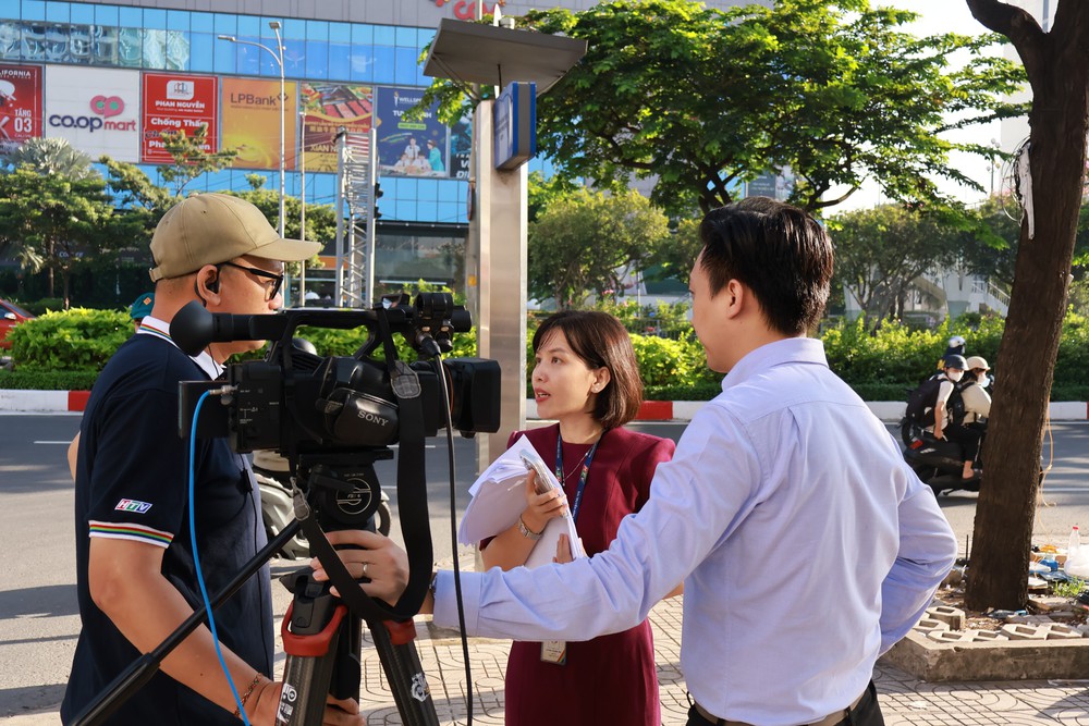 Ekip HTV hoàn thành chương trình truyền hình trực tiếp lễ truy điệu 731 hài cốt liệt sĩ - Ảnh 49.