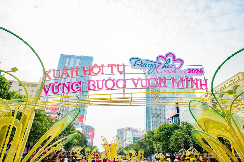 Đường hoa Nguyễn Huệ Tết Bính Ngọ 2026: Đánh dấu chương mới của siêu đô thị quốc tế- Ảnh 3. Đường hoa Nguyễn Huệ Tết Bính Ngọ 2026: Đánh dấu chương mới của siêu đô thị quốc tế - Ảnh 3.