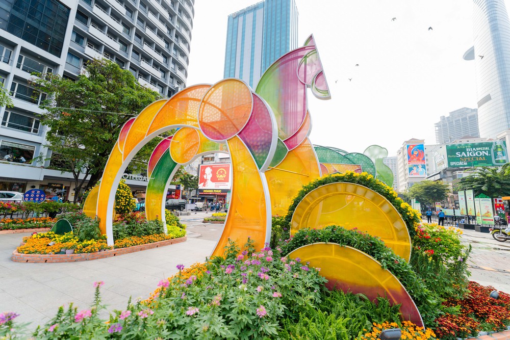 Đường hoa Nguyễn Huệ Tết Bính Ngọ 2026: Đánh dấu chương mới của siêu đô thị quốc tế- Ảnh 12. Đường hoa Nguyễn Huệ Tết Bính Ngọ 2026: Đánh dấu chương mới của siêu đô thị quốc tế - Ảnh 12.