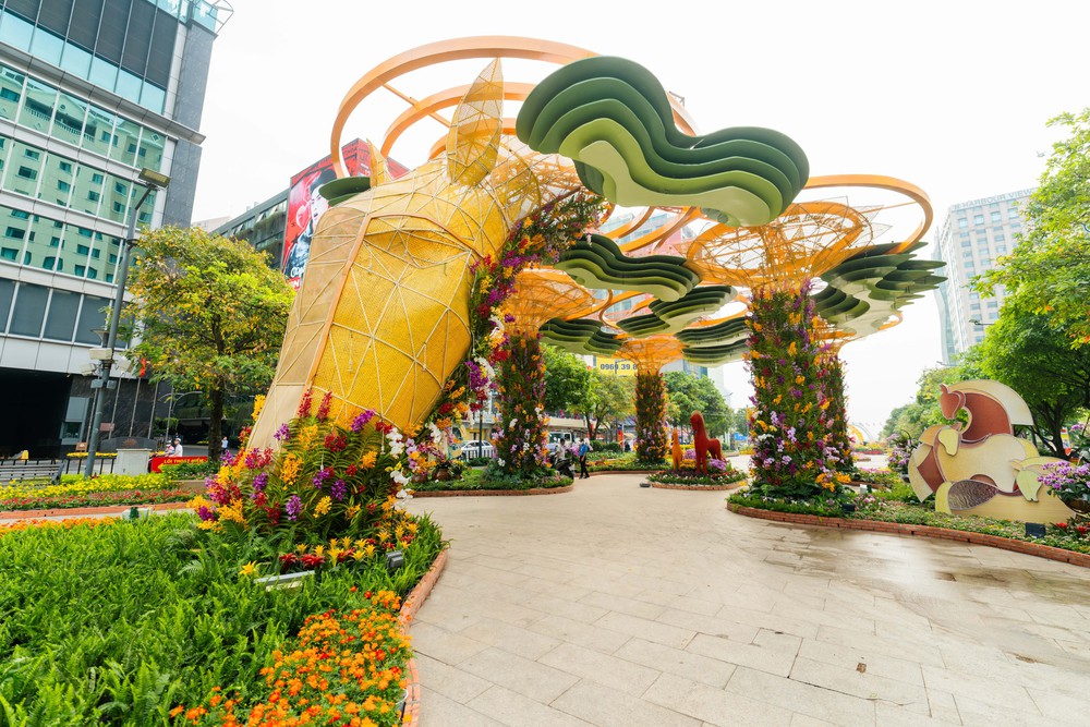 Đường hoa Nguyễn Huệ Tết Bính Ngọ 2026: Đánh dấu chương mới của siêu đô thị quốc tế- Ảnh 15. Đường hoa Nguyễn Huệ Tết Bính Ngọ 2026: Đánh dấu chương mới của siêu đô thị quốc tế - Ảnh 15.