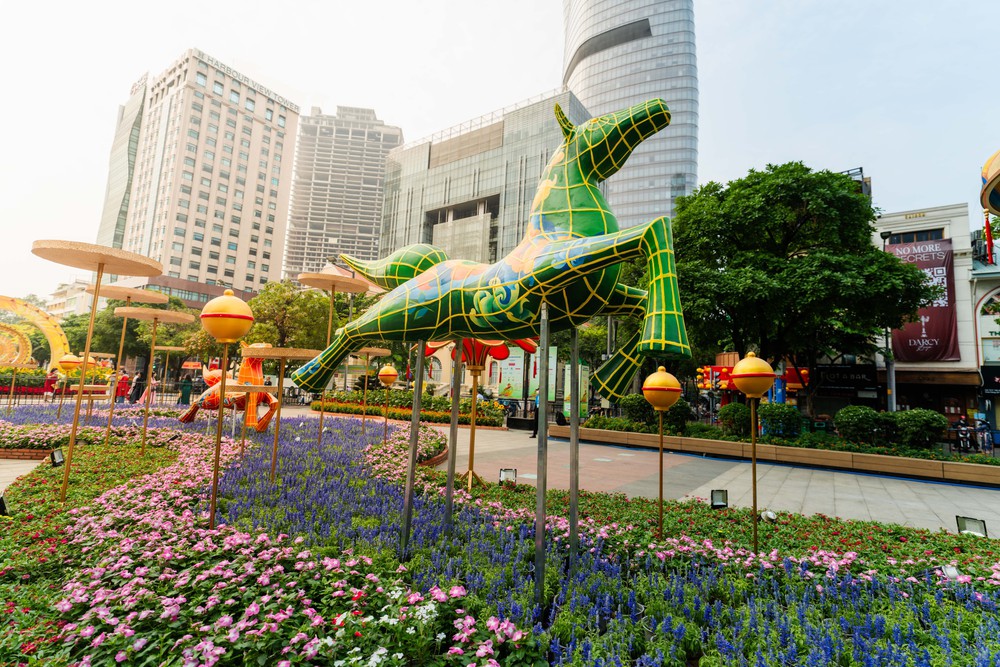 Đường hoa Nguyễn Huệ Tết Bính Ngọ 2026: Đánh dấu chương mới của siêu đô thị quốc tế- Ảnh 18. Đường hoa Nguyễn Huệ Tết Bính Ngọ 2026: Đánh dấu chương mới của siêu đô thị quốc tế - Ảnh 18.