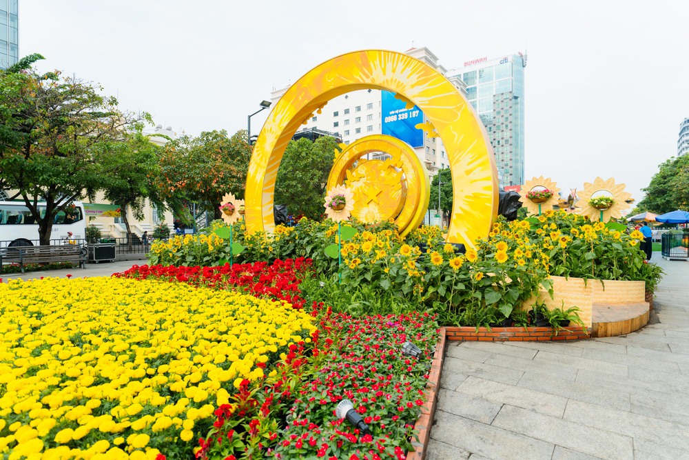 Đường hoa Nguyễn Huệ Tết Bính Ngọ 2026: Đánh dấu chương mới của siêu đô thị quốc tế- Ảnh 6. Đường hoa Nguyễn Huệ Tết Bính Ngọ 2026: Đánh dấu chương mới của siêu đô thị quốc tế - Ảnh 6.
