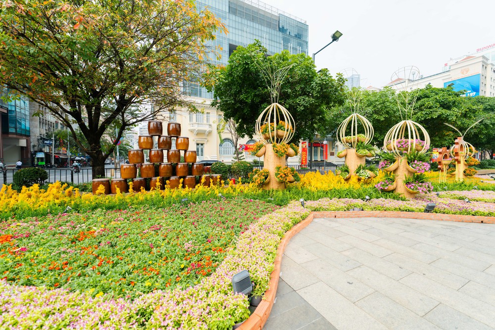 Đường hoa Nguyễn Huệ Tết Bính Ngọ 2026: Đánh dấu chương mới của siêu đô thị quốc tế- Ảnh 30. Đường hoa Nguyễn Huệ Tết Bính Ngọ 2026: Đánh dấu chương mới của siêu đô thị quốc tế - Ảnh 30.