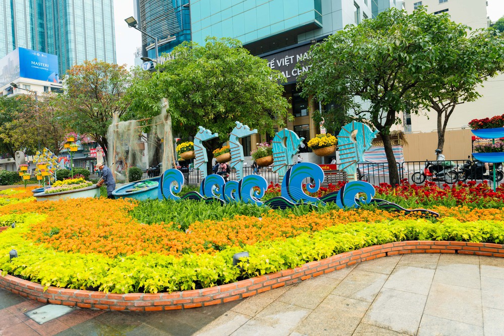 Đường hoa Nguyễn Huệ Tết Bính Ngọ 2026: Đánh dấu chương mới của siêu đô thị quốc tế- Ảnh 10. Đường hoa Nguyễn Huệ Tết Bính Ngọ 2026: Đánh dấu chương mới của siêu đô thị quốc tế - Ảnh 10.
