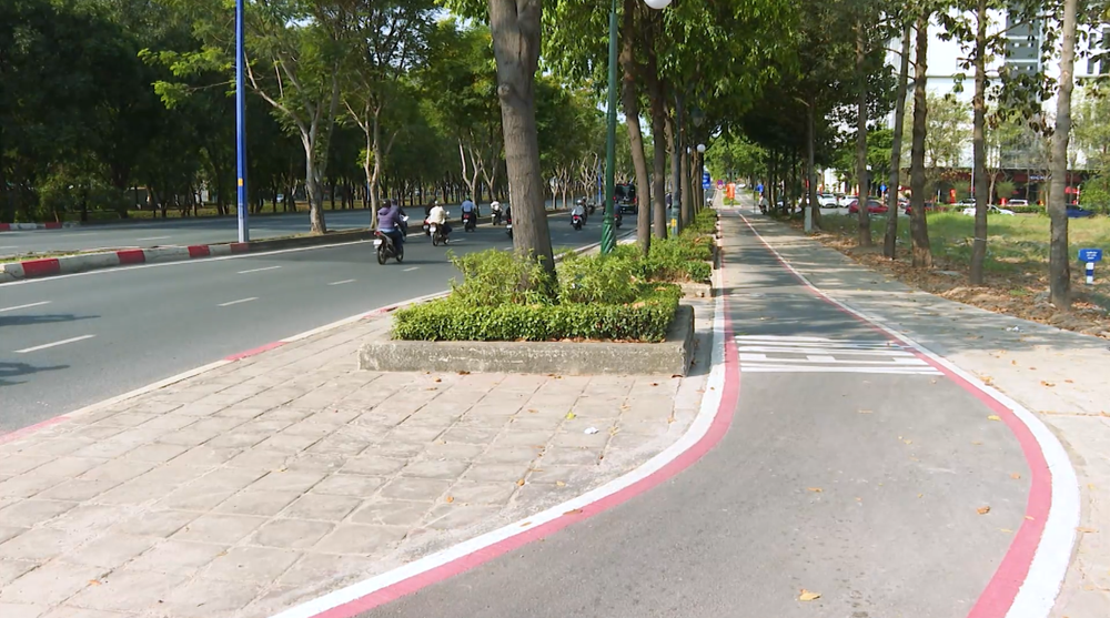 Trải nghiệm làn đường dành cho xe đạp đầu tiên tại TP. Hồ Chí Minh- Ảnh 2.