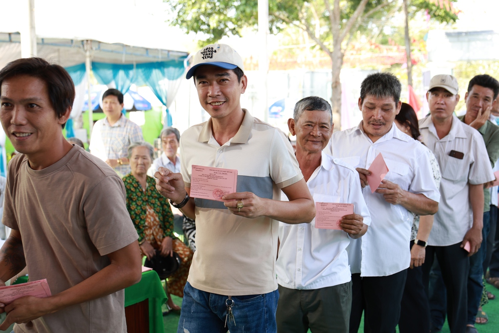 TP. Hồ Chí Minh - Những câu chuyện đẹp trong ngày bầu cử - Ảnh 6.