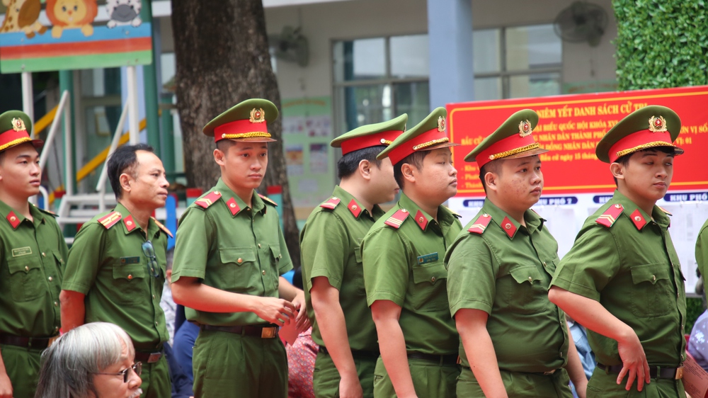 TP. Hồ Chí Minh - Những câu chuyện đẹp trong ngày bầu cử - Ảnh 4.