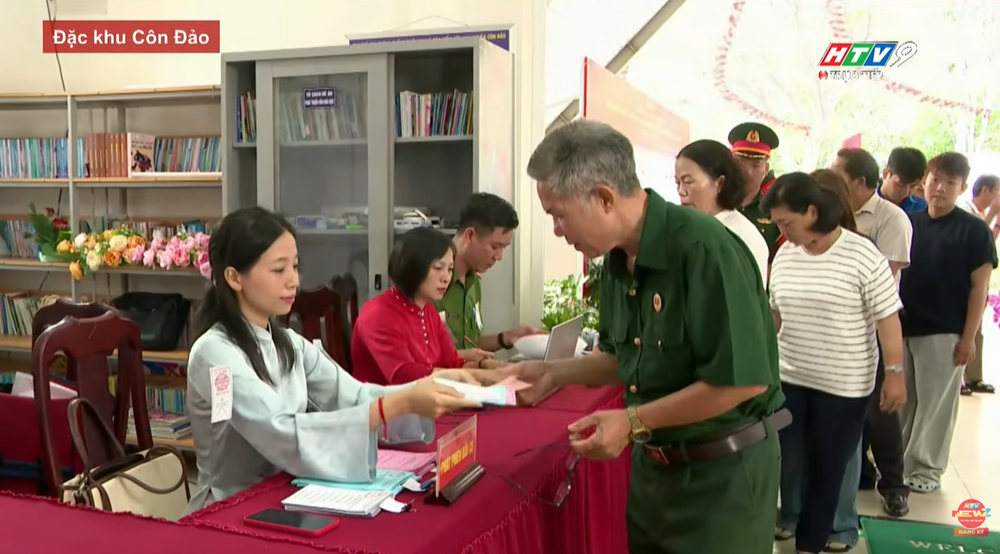 TP. Hồ Chí Minh - Những câu chuyện đẹp trong ngày bầu cử - Ảnh 16.
